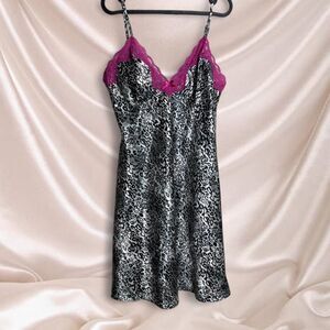 Ambrielle Y2K Satin Leopard Print Slip Dress | Medium | Cheetah Print Lace